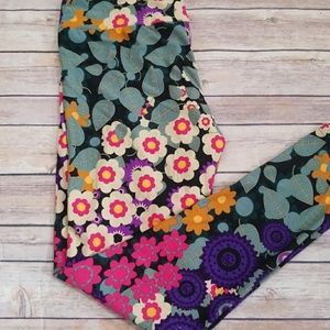 Tall and Curvy Lularoe leggings